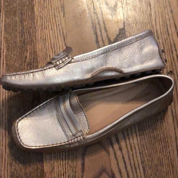 NWOT Bernardo size 9.5 metallic leather loafers - Picture 4 of 7